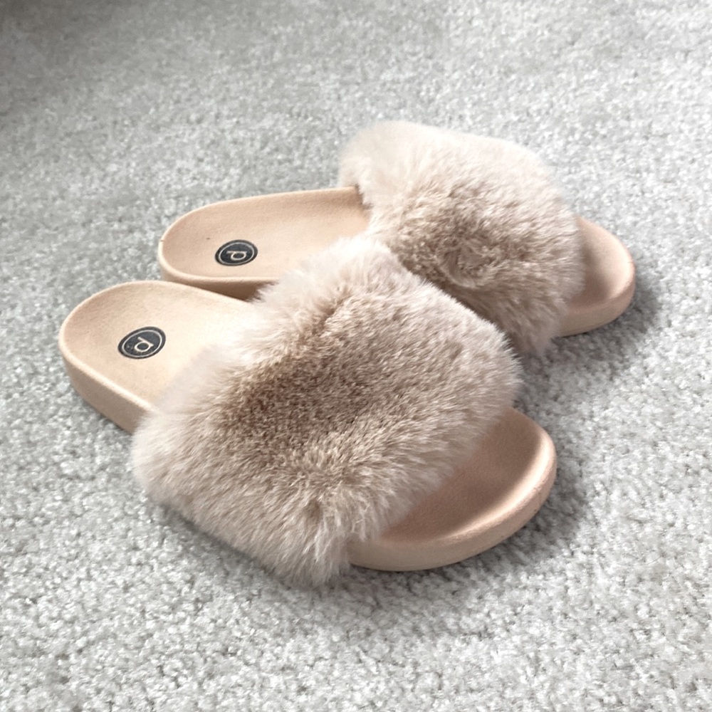 Faux Fur slides